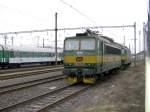 163 075 wartet zusammen mit Ihrer Schwesterlok 163 095 im Bahnhof Chomutov auf weitere Einstze, 02.02.08