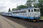 CD Werbelok 163 065 verlässt am 24 Mai 2015 Pardubice-Pardubicky.