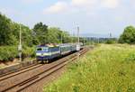 362 052-3 zu sehen mit dem R 614 Ohře am 06.06.18 kurz vor Cheb.