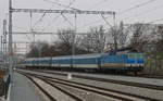 362 083 mit IC in Plzeň hlavní nádraží am 24.11.2019.