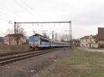 362 055-6 zu sehen am 11.04.15 mit einem Schnellzug in Citice.