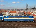 ČD 362 053 (nickname ESO) nahe dem Hauptbahnhof Prag am 31.10. 2012.Die Lokomotive wurde von koda in Plzeň Ende der 1970er Jahre entwickelt.