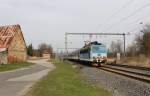 362 055-6 fuhr am 11.04.15 mit einem Schnellzug durch Citice.