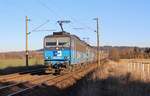 363 528-1 und 230 075-4 zu sehen am 14.02.19 mit einem Kohlezug in Chotikov.