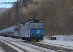 363 503-4 mit einer weiteren Lock bei der Durchfahrt Perstejn, nun ins rechte Licht gerückt. 05.02.17 13:32 Uhr.