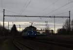 363 529 und 363 xxx zusehen mit einem Kesselzug bei der Durchfahrt in Kynšperk nad Ohrí am 06.01.14   