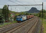 Die Werbe 363 256 mit einem Kohlezug aus Bilina gen Most oder Pocerady konnte am 20.05.26 in Zelenice unterhalb des Borens aufgenommen werden. 