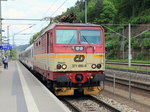 Einfahrt in den Bahnhof Bad Schandau 371 005-1 mit einem EC nach Hamburg am 21.