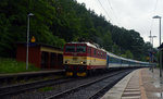 371 005 hat am 17.06.16 den EC 171, welcher auch Kurswagen des CNL 477 mitführt, in Dresden übernommen und bringt diesen nun zurück nach Prag.