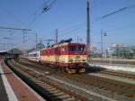 371 005 am 02.11.11 in Dresden Hbf.