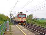 371 005 aus Prag kommend auf dem Weg nach Usti nad Labem. Aufgenommen am 06.05.2015 in Nove Kopisty.