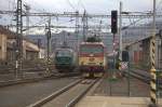 371 005-0 - Pepin -fährt mit einem EC in Decin hln ein. Links steht 199 222.
03.02.2016 13:55 Uhr.