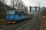 372 008-3 der ČD Cargo als leerer Autotransportzug durchfährt den Bahnhof Kurort Rathen auf der Bahnstrecke Děčín–Dresden-Neustadt (KBS 241.1 | Elbtalstrecke) Richtung Bad Schandau. [16.12.2017 | 14:20 Uhr]