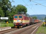  Kndelpresse  CD 372 006 mit einem Gterzug von Tschechien nach Deutschland; Krippen, 17.06.2010
