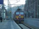 372 012 fhrt mit einem Skoda Autozug durch Bad Schandau in Richtung Dresden.
12.2.11