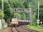 372 006 mit einem Gterzug aus Deutschland auf der Elbtalbahn kurz vor Dolni Zleb (Niedergrund (Elbe)), der ersten Station auf tschechischem Gebiet; 23.06.2010
