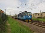 Ein BGL Autoleerzug mit der 372 012-9 der CD passiert Cossebaude in Richtung Dresden. Gesehen am 08.05.2015.