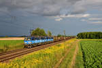 383 005 + 383 008 mit einem Rungenwagenzug am 18.08.2020 bei Stephansposching.