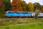 383 006 nennt sich die Vectron bei CD und kam im schicken Doppel am 21.10.2025 bei Zorneding vorbei.