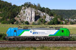 383 060 in neuer Bemalung in Richtung Treuchtlingen am 8 August 2026 zwischen Breitenfurt und Dollnstein.