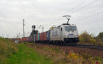 386 008 der Metrans führte am 29.10.16 einen Containerzug durch Zeithain Richtung Dresden.