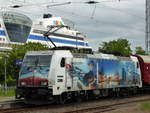 Metrans 386 020 mit Sonderzug am 25.05.2019 in Rostock-Warneünde 