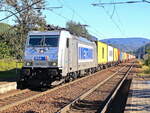 386 030-1 (NVR-Nummer: 91 54 7386 030-1 CZ-MT) mit einem Containerzug in Richtung Bad Schandau durchfährt den Bahnhof Krippen am 08. Oktober 2021.