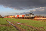 Metrans 386 022 mit einem CT von Bremerhaven Speckenbüttel nach Č.Třebová vjezd.sk. als 43341 hier bei Holtorf (12.02.24)
#metrans #386 #386022 #ct #Bremerhaven #Holtorf 