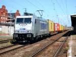 Am 24.05.2015 kam 386 016 mit ihrem Containerzug aus Richtung Magdeburg nach Stendal und fuhr weiter nach Salzwedel.