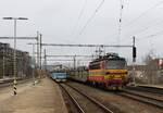 230 018-4 und 560 0027-5 zu sehen am 16.03.19 in Brno-Židenice.