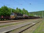 Dann um 13.43 Uhr am 15.05.13 der erste Gterzug mit 230 053 in Kynperk nad Ohr 

