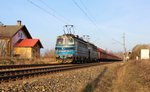 230 069-7 und 230 063-0 zu sehen mit einem leeren Kohlezug am 02.04.16 in Chotikov.