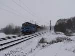 240 057 und 240 094 zu sehen am 31.01.15 bei Chotikov im Schneesturm.