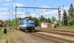 Wegen einer Sperre zwischen Planá u Mariánských Lázní und Mariánské Lázně fuhr am 13.05.19 die 242 267-3 den Pendolino Ersatz (SC 512) nach Františkovy Lázně. Hier ist die Lok in Františkovy Lázně beim umsetzen zu sehen. Es ist sehr selten, heute noch eine 242 in Františkovy Lázně anzutreffen.