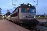 242 237-6 war am 29.12.22 mit einem Schnellzug in Plzeň hl.n.
