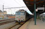 242 220-2 war am 31.01.19 mit einem Os nach Klatovy in Plzeň hl.n. zu sehen. Am 30.06.26 wurden die Eins�tze der Baureihe 242 bei der CD eingestellt.
