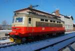 CD 242 223-6 macht sich bereit, um den Os 4600 nach Zdar nad Sazavou zu befrdern. Breclav, am 08.01.2009.