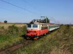 Die 242 230 mit einem Os nach Klatovy am 28.08.2014 unterwegs bei Lužany.