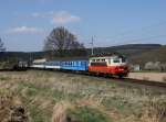 Die 242 254 mit einem Os nach Klatovy am 24.04.2015 unterwegs bei Točník.
