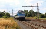 242 241-8 mit dem Os 7029 am 02.09.16 in Tršnice.