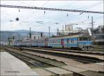 Ein 460er Sandwichzug gefhrt von 460 021 und geschoben von 460 075 als Os 6414 Lysa nad Labem (Lissa an der Elbe) - Usti zapad (Aussig West) bei Ausfahrt aus Usti nad Labem Strekov (Schreckenstein);