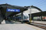 471 019-0 kurz vor der Abfahrt als S7 nach Beroun.Prag Hbf am 02.05.09.