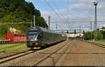 480 005-8 (Stadler FLIRT) durcheilt mit unbekannter Verspätung den Bahnhof Ústí nad Orlicí (CZ). Der Schmutz an den Seitenwänden lässt diese FLIRTs noch dunkler wirken.
Aufgenommen vom Bahnsteigende.

🧰 Leo Express a.s.
🚝 LE 1262 Bohumín (CZ)–Praha hl.n. (CZ)
🕓 24.8.2022 | 17:12 Uhr