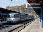 Der Elektrotriebwagen 451 069 pendelte als S-Bahn zwischen Usti nad Labem (Aussig an der Elbe) und Praha Masarykovo (Prag Hibernerbahnhof); 24.04.2008
