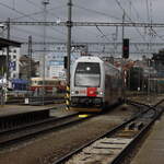 Festival parních lokomotiv v Benešově 2025,ein im Regelbetrieb laufender City Elefant läuft ein.