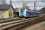 Nachdem der verspätete Gegenzug aus Rybnik den Bahnhof verlassen hat, kann nun am 1.4.2026 um 9.49 Uhr auch der ursprünglich pünktlich eingefahrene ET 651225-5 aus Vyssi Brod Klaster