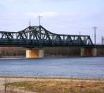 Ein Pendolino 681 der CD berquert als EC 16  Antonin Dvorak  auf dem Weg nach Prag die Stadlauer Ostbahnbrcke.