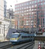 Aufgrund der Vorbereitungen fr die Erneuerung der Eisenbahnbrcke ber die Gudrunstrae werden derzeit alle Fernverkehrszge der Nordbahn ber die S-Bahn Stammstrecke umgeleitet.