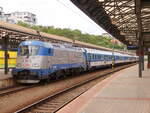 ČD 380 016-6 mit dem EC 277  Metropolitan  nach Budapest-Nyugati, am 08.06.2019 in Praha hl.n..