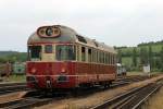 M286 1032 (851 032-2) mit einem Sonderzug auf Bahnhof Okříšky am 29-5-2013.